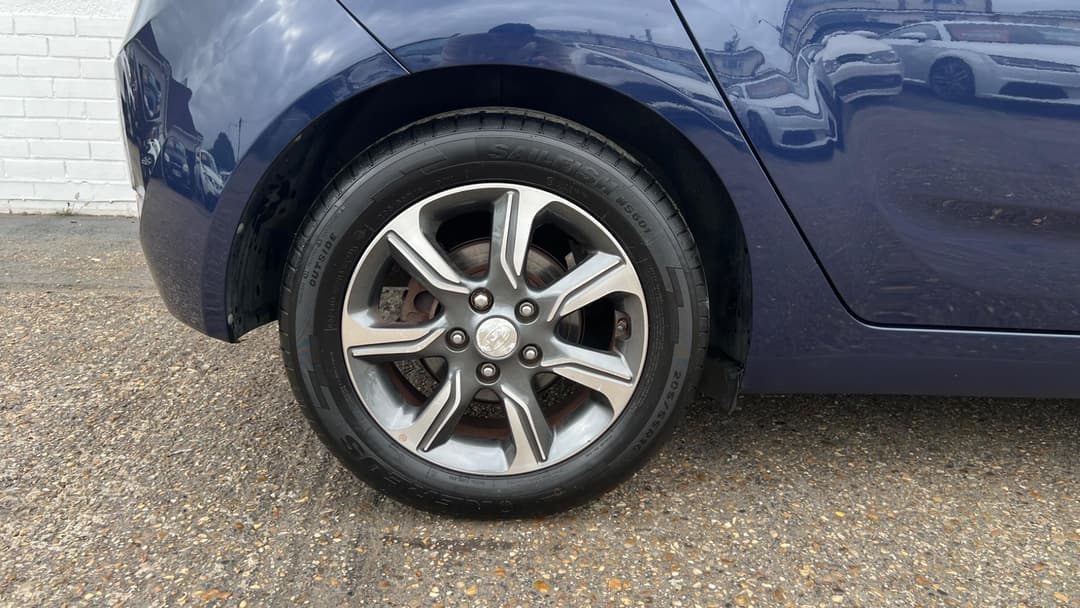 Car Image 21
