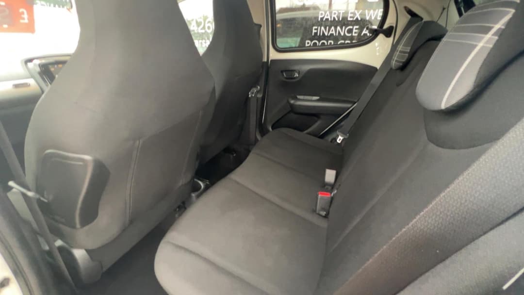 Car Image 18