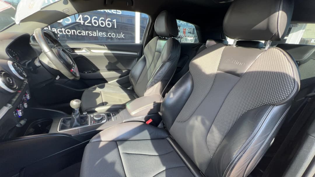 Car Image 14