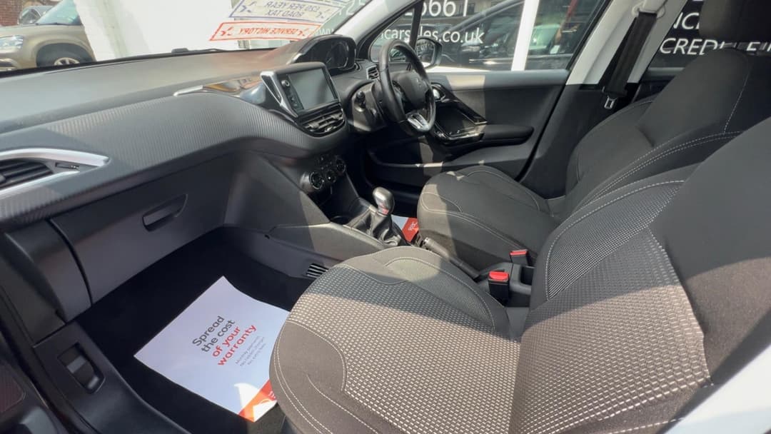 Car Image 16