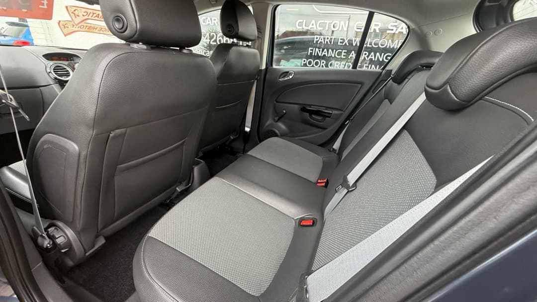 Car Image 18