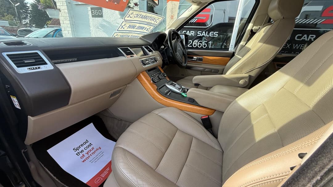 Car Image 16