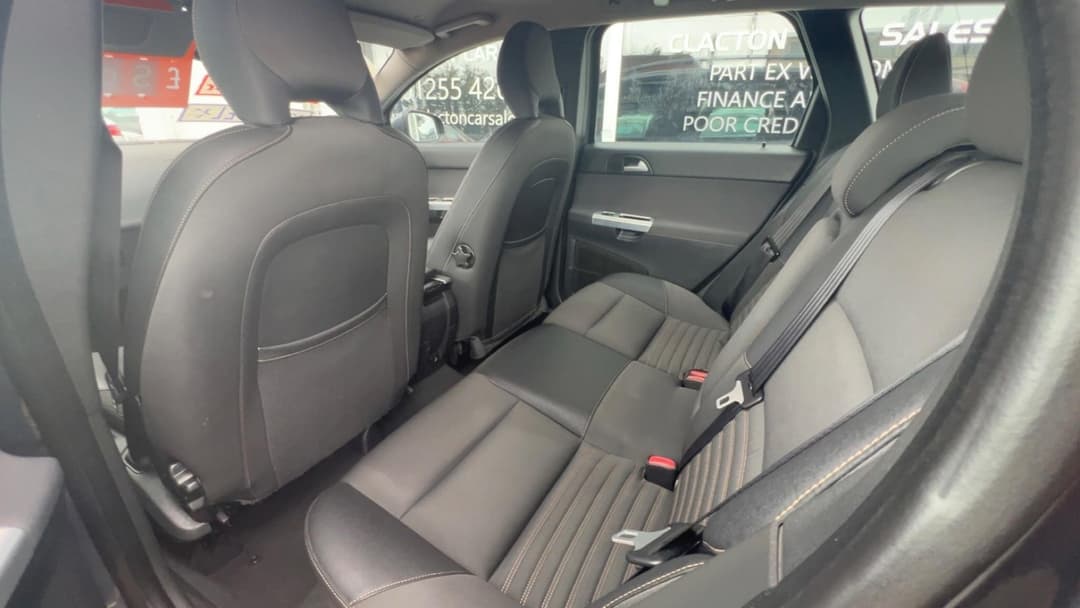 Car Image 18