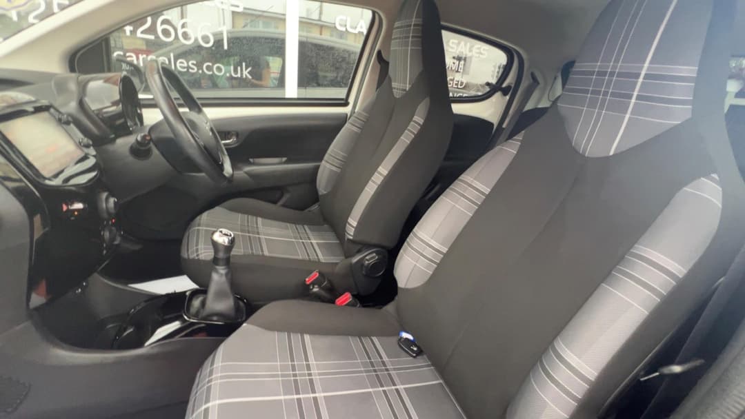 Car Image 15