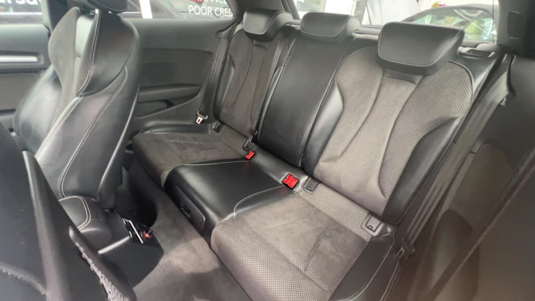 Car Image 16