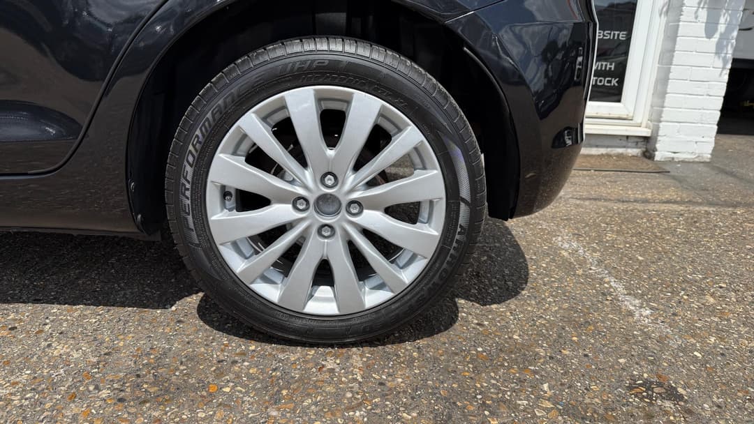 Car Image 19