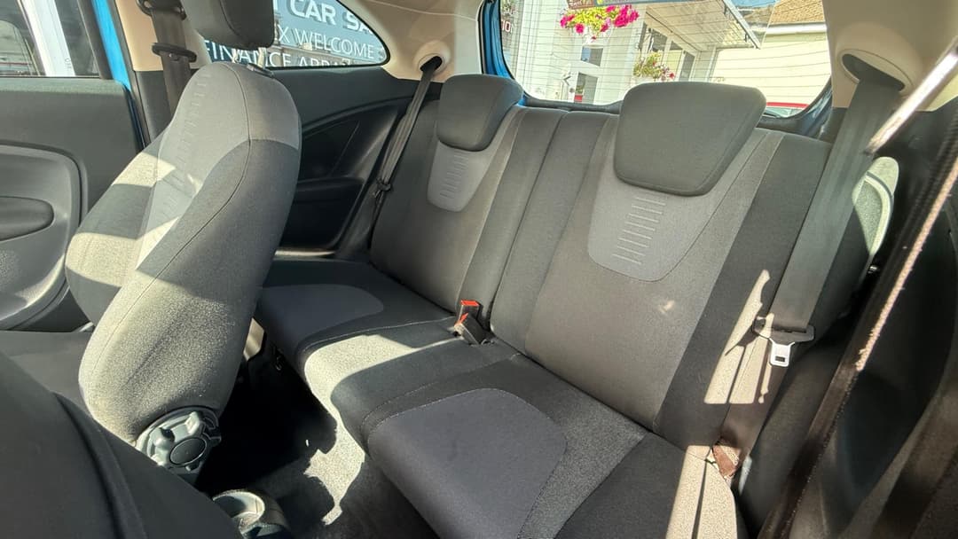 Car Image 16