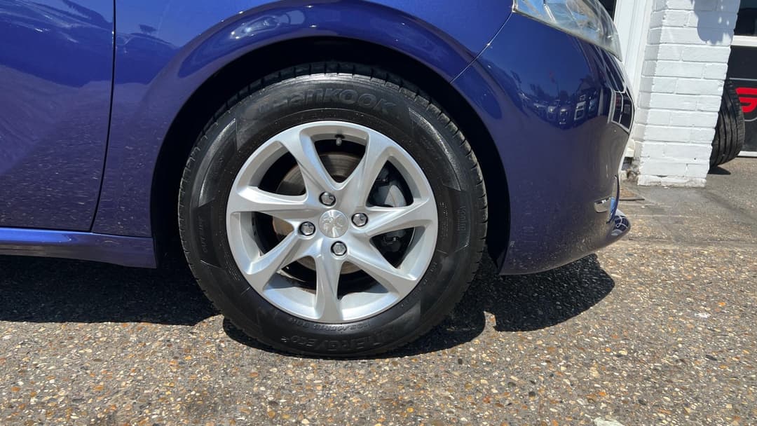 Car Image 22