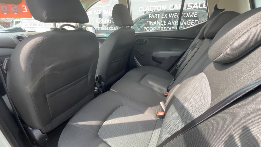 Car Image 18