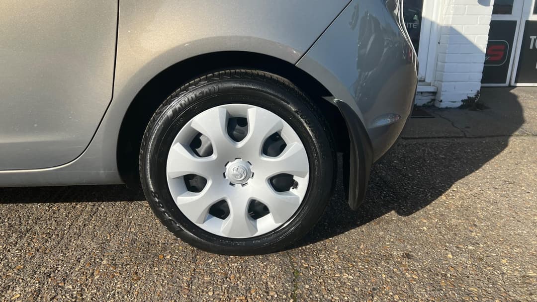 Car Image 19