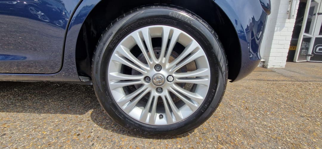 Car Image 22