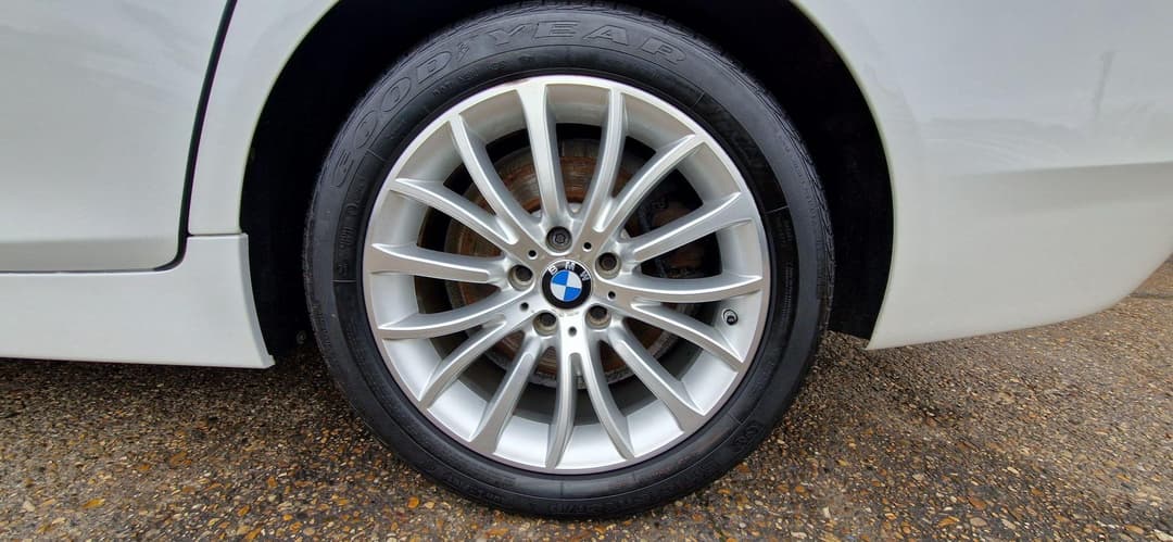 Car Image 17