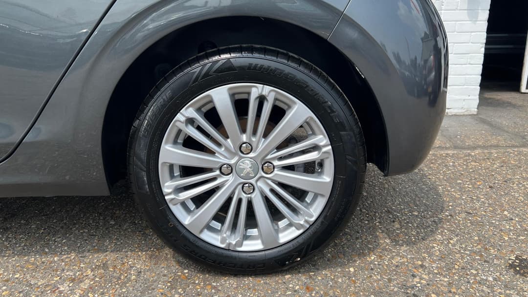 Car Image 19