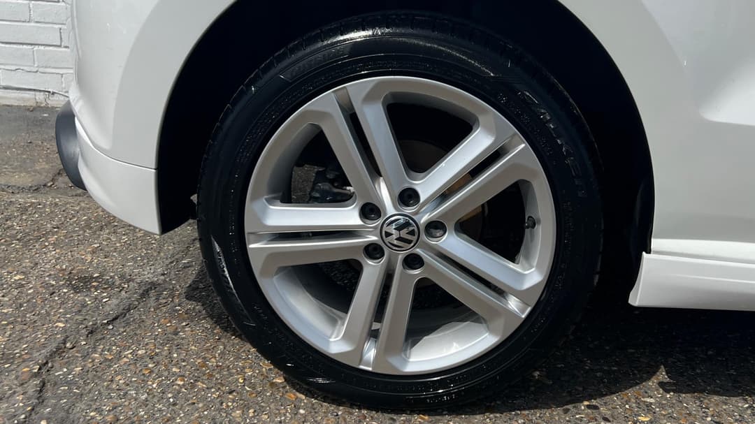 Car Image 19