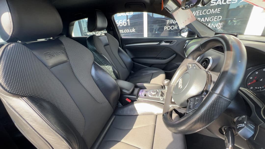Car Image 10