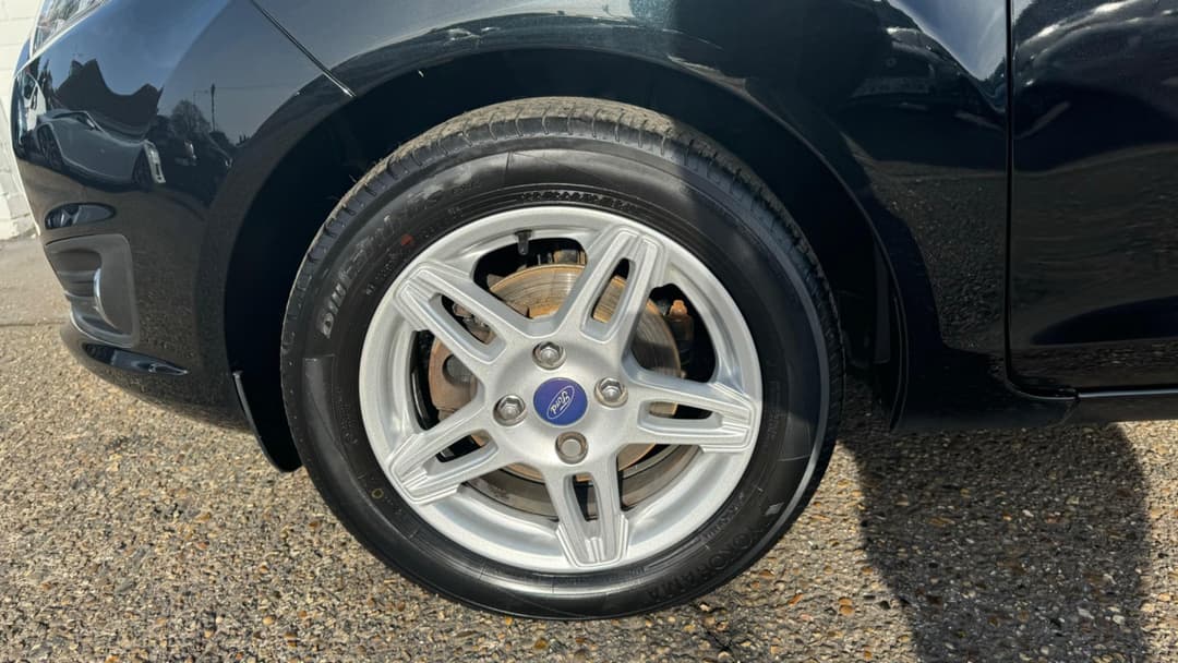 Car Image 19