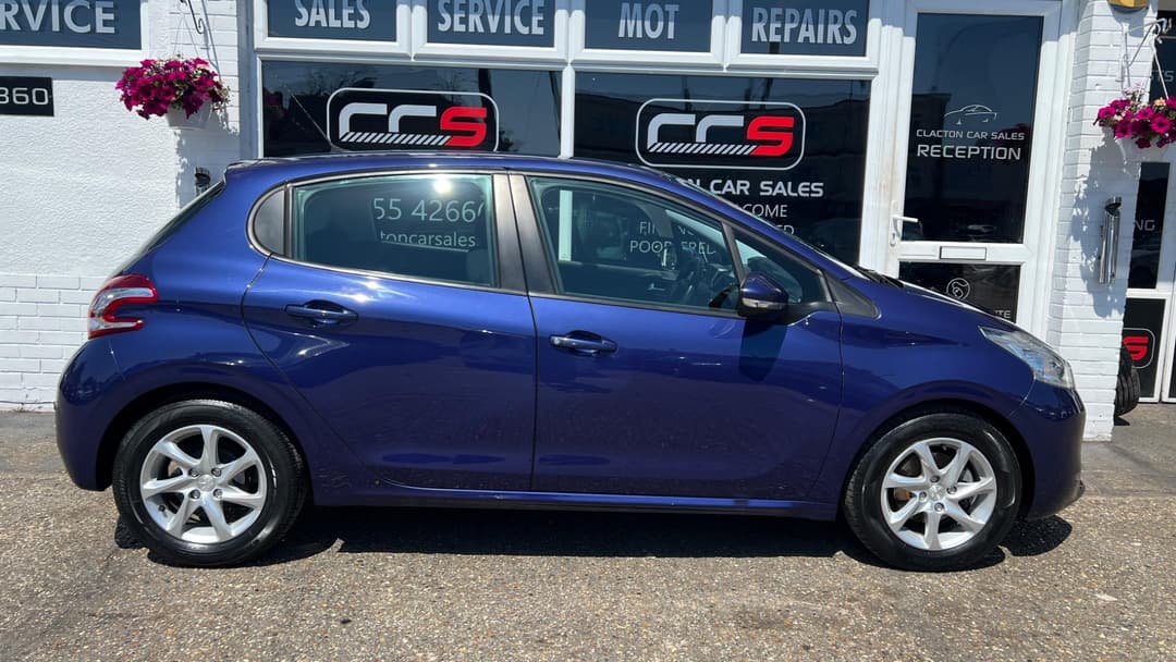 Car Image 8