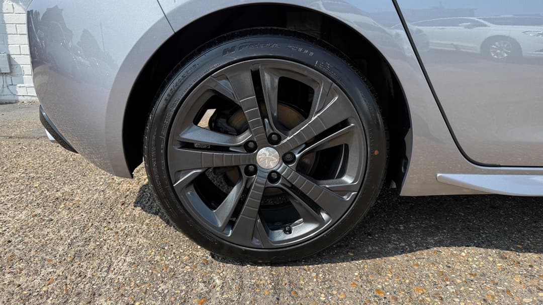 Car Image 21