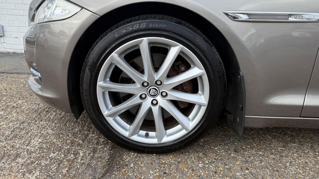 Car Image 20
