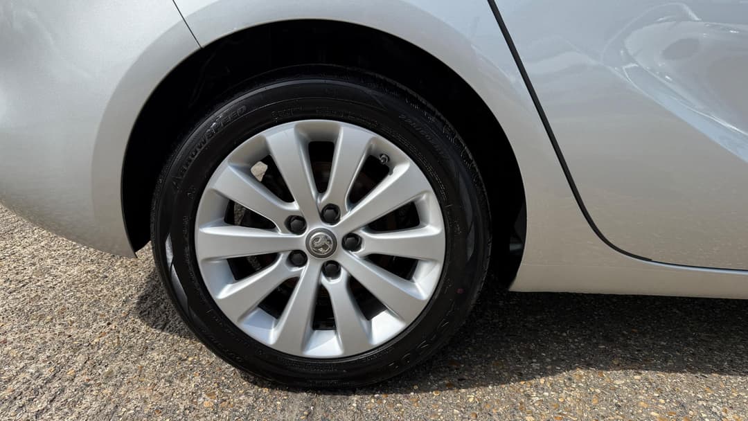 Car Image 23