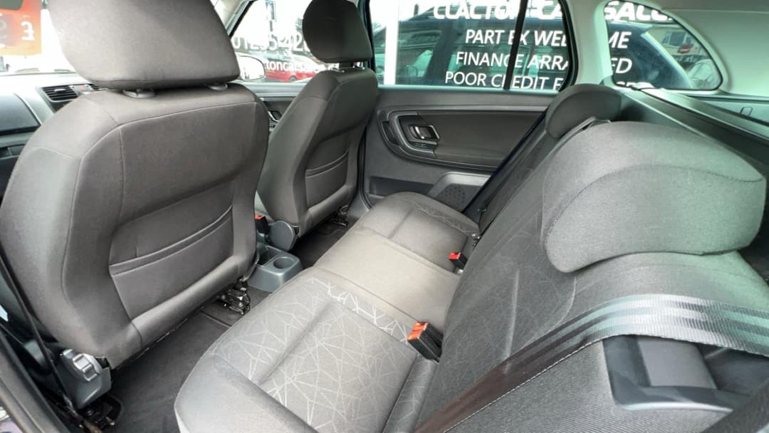 Car Image 17