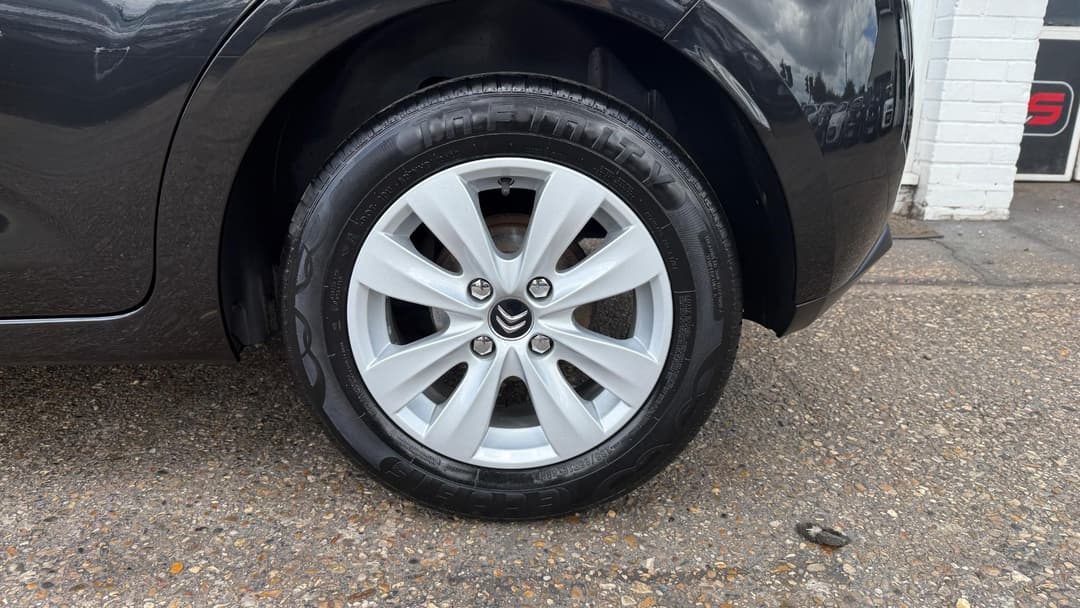 Car Image 19