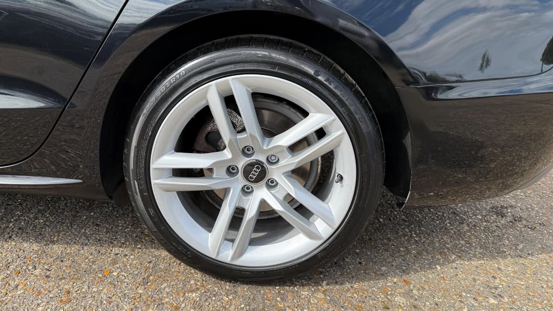 Car Image 19