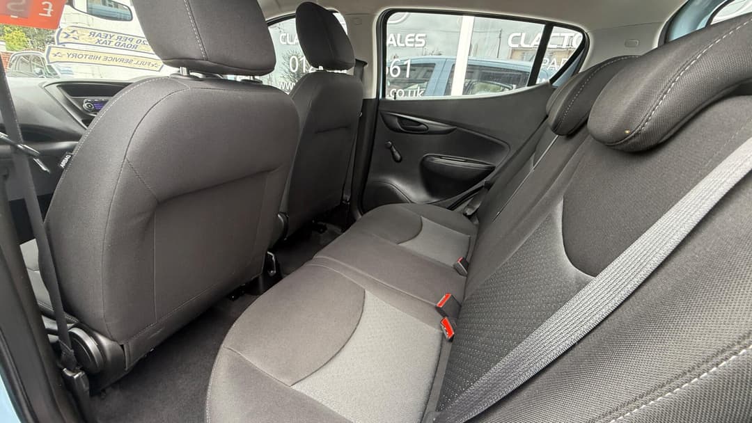 Car Image 18
