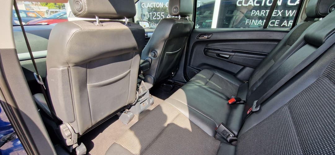 Car Image 19