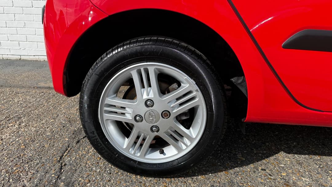Car Image 21
