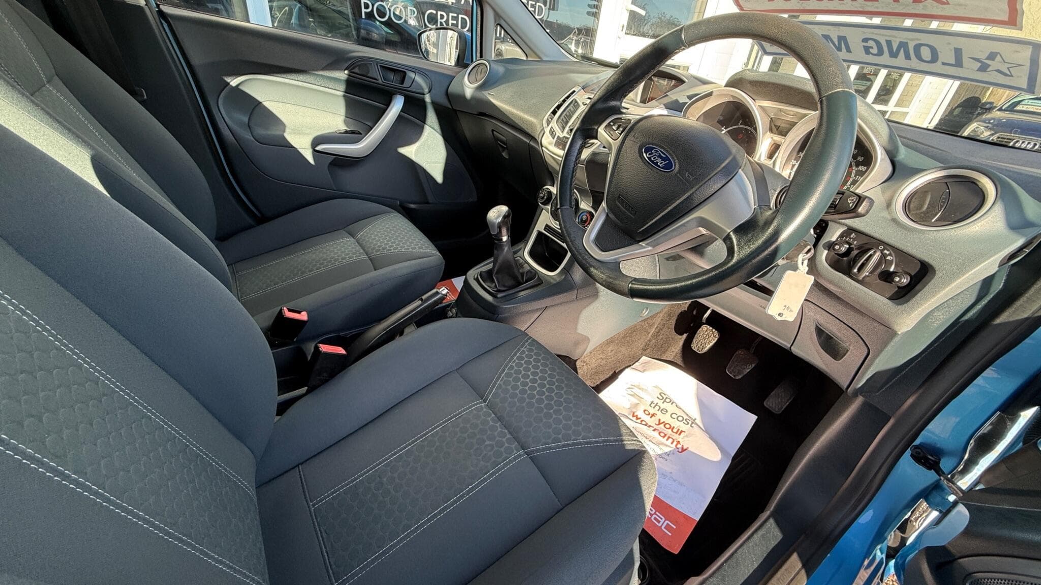 2010 Ford Fiesta - Image 9