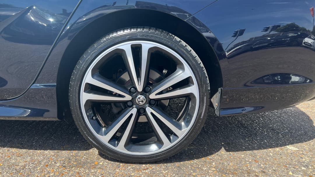Car Image 19