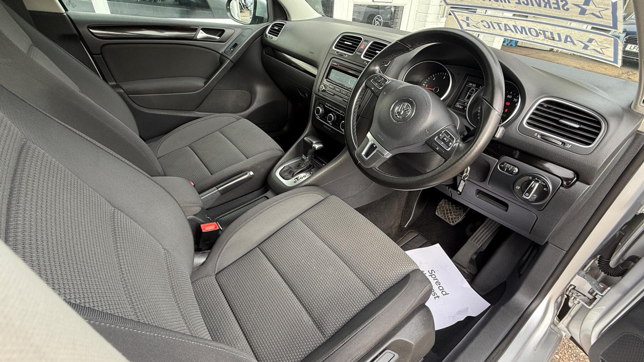 2010 Volkswagen Golf - Image 9