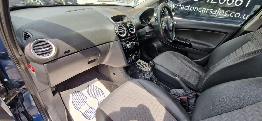 Car Image 16