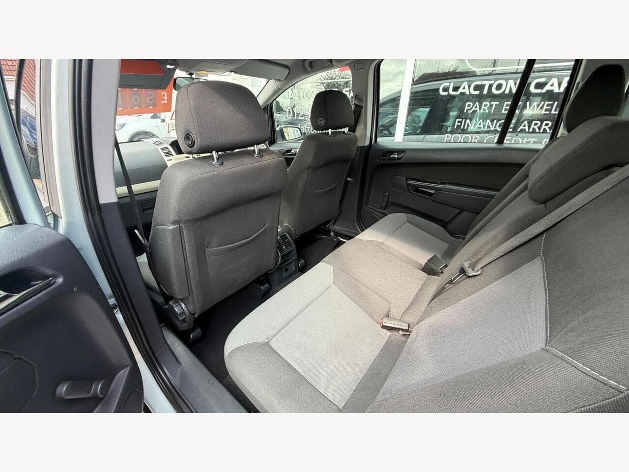Vauxhall Zafira thumbnail 19
