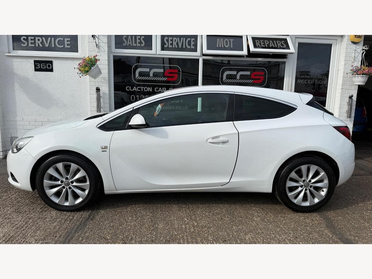 Vauxhall Astra GTC thumbnail 4