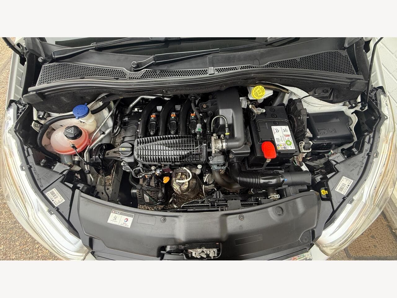 Peugeot 208 thumbnail 12