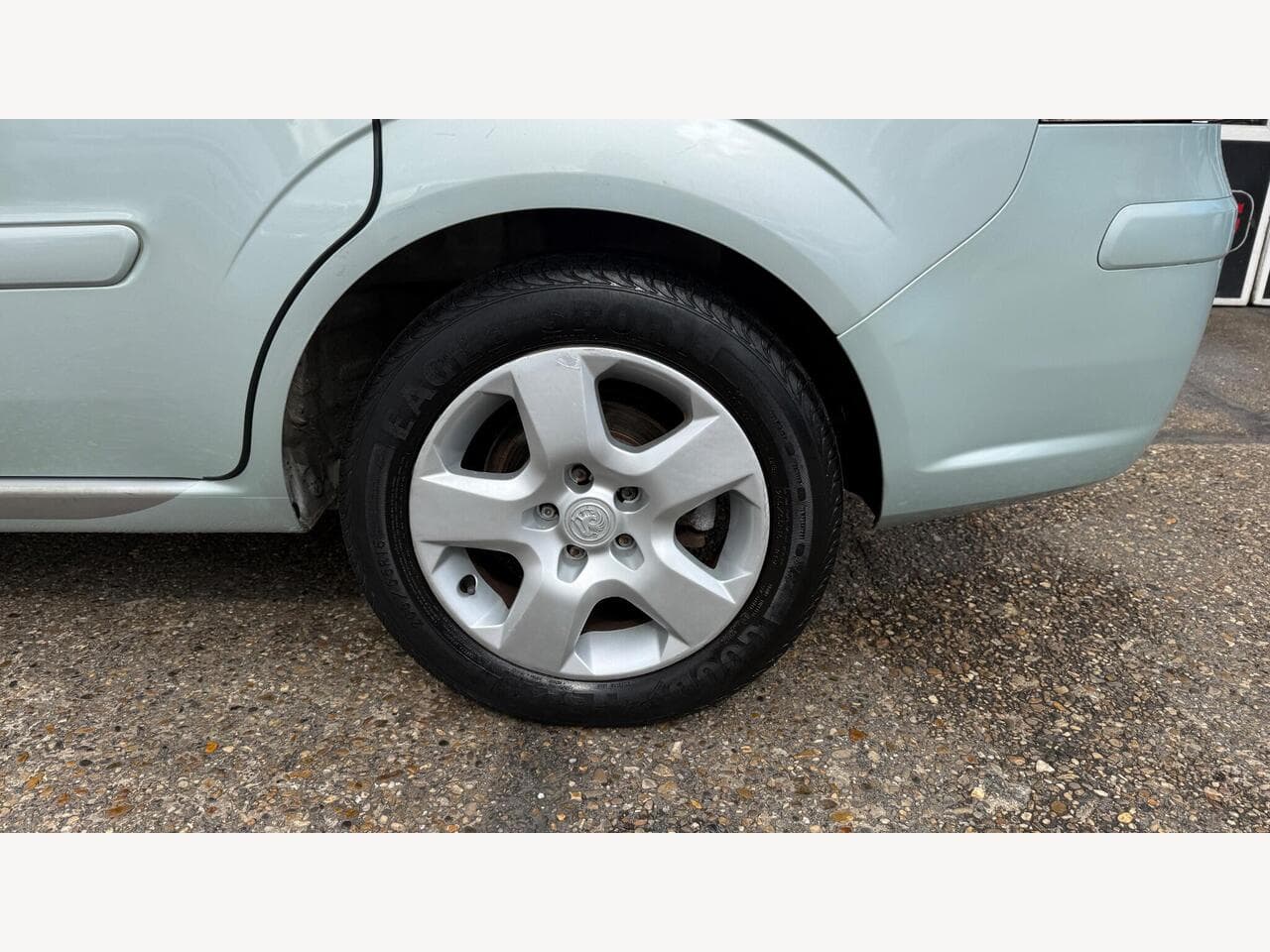 Vauxhall Zafira thumbnail 21