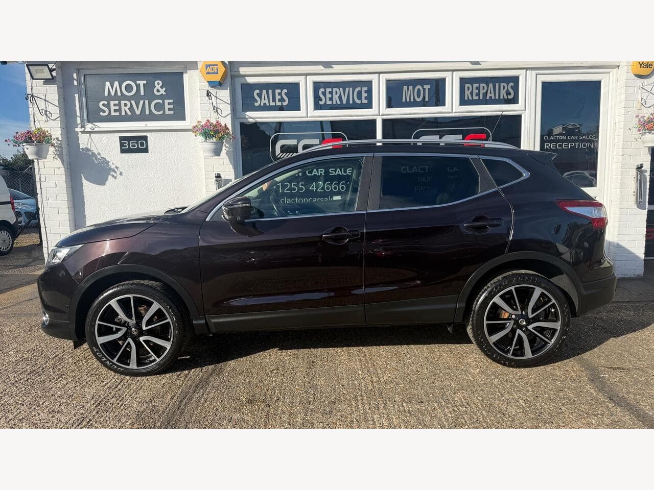 Nissan Qashqai thumbnail 4