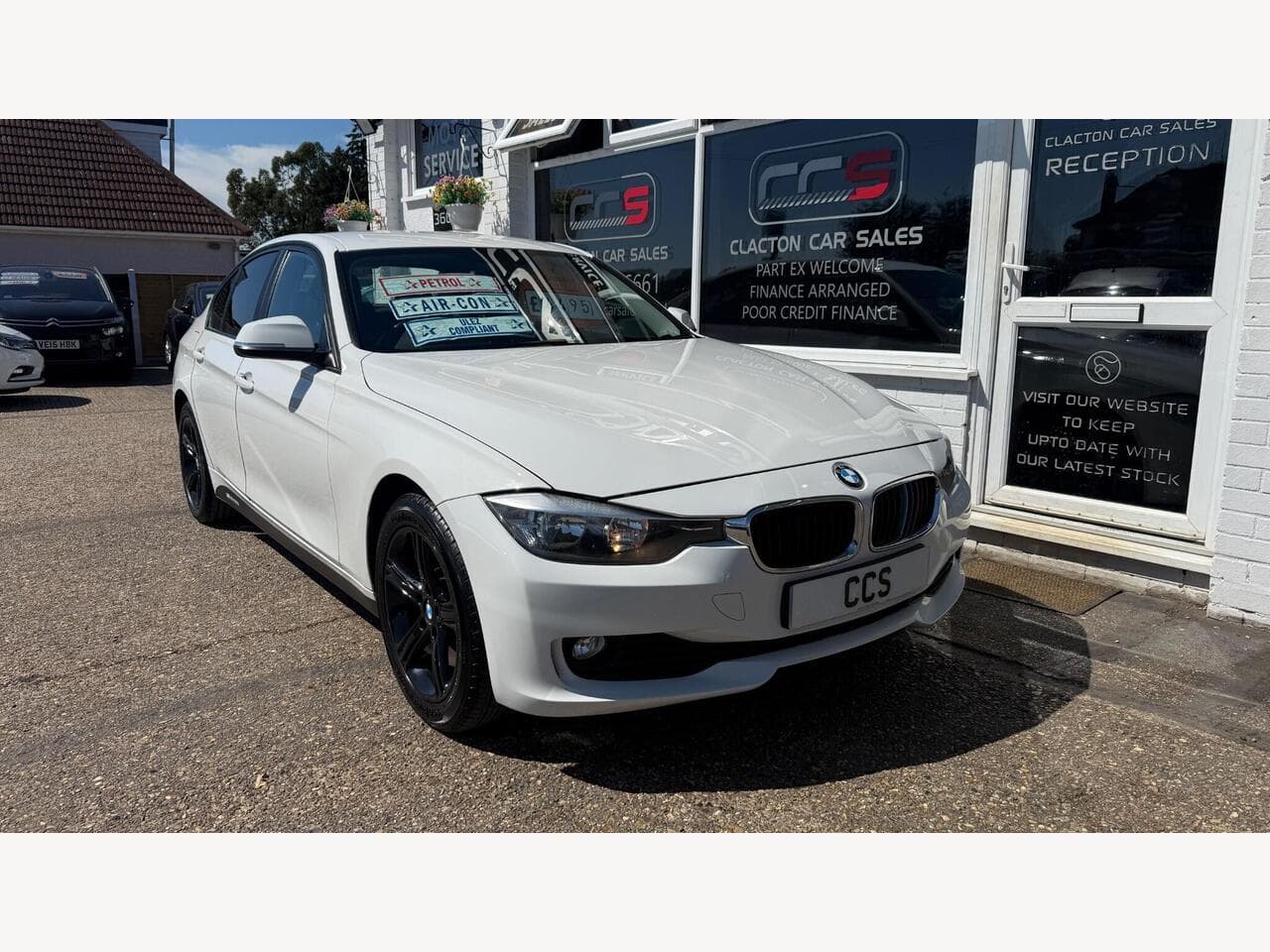 BMW 3 Series thumbnail 22