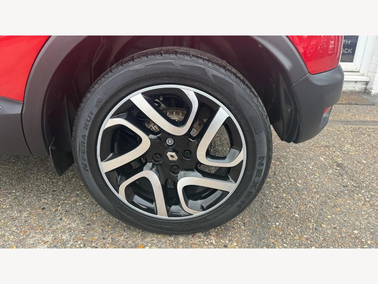 Renault Captur thumbnail 18