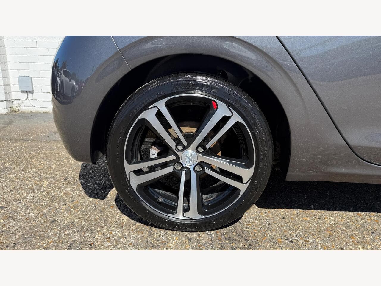 Peugeot 208 thumbnail 21