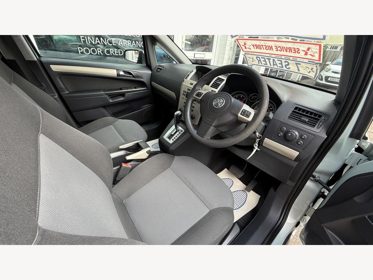 Vauxhall Zafira thumbnail 9