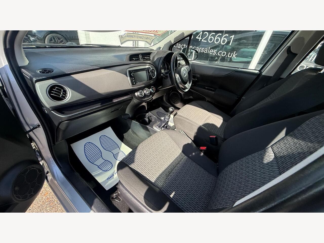 Toyota Yaris thumbnail 16
