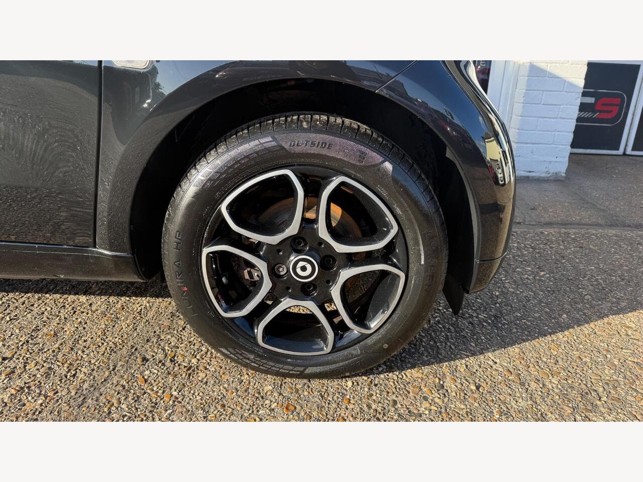 Smart fortwo thumbnail 18