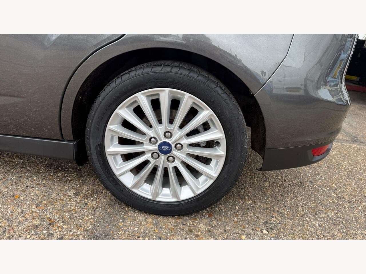 Ford C-Max thumbnail 19