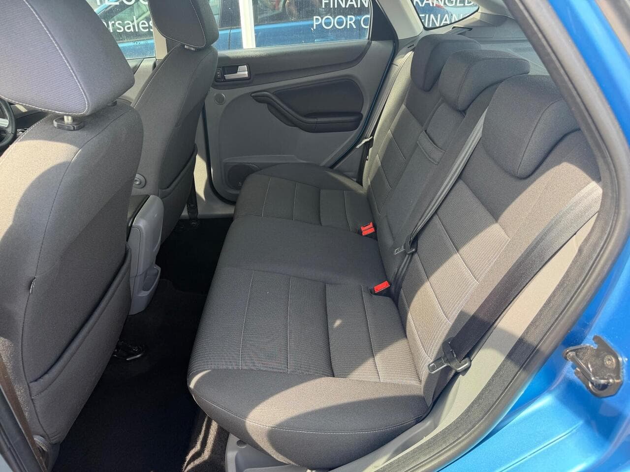 Ford Focus thumbnail 14