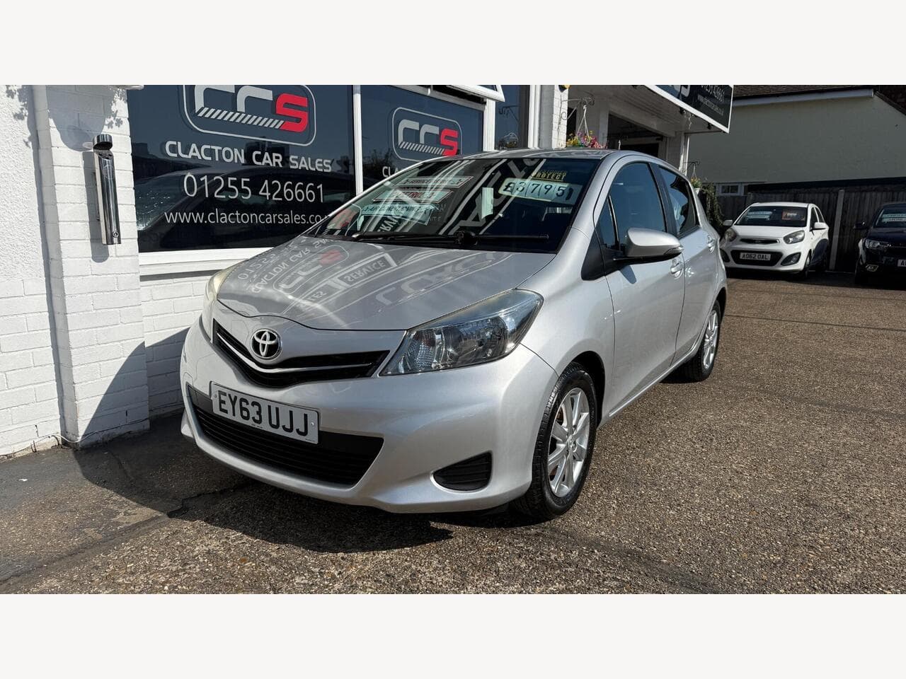 Toyota Yaris thumbnail 3