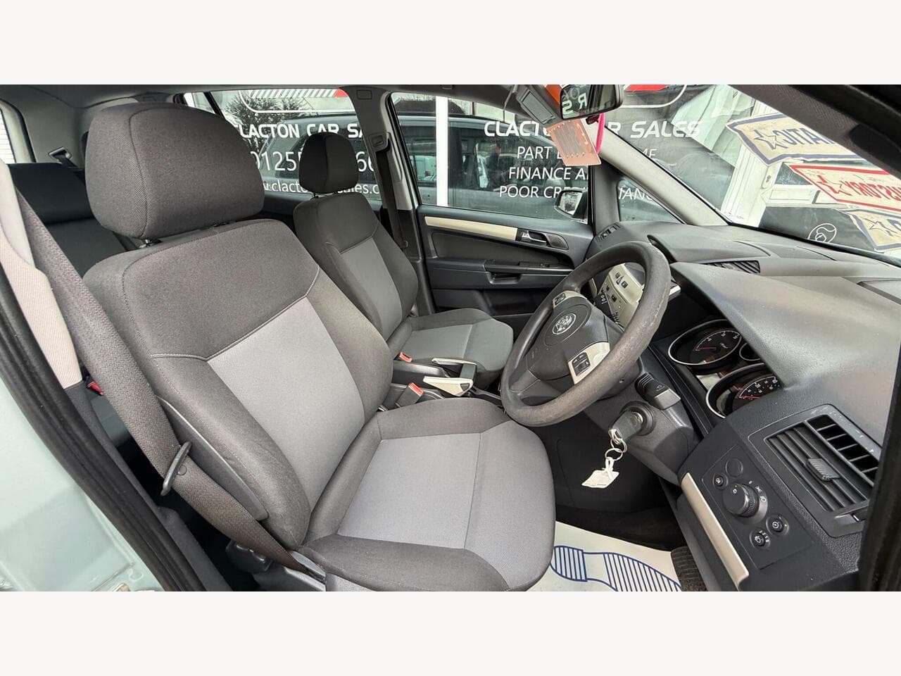Vauxhall Zafira thumbnail 10