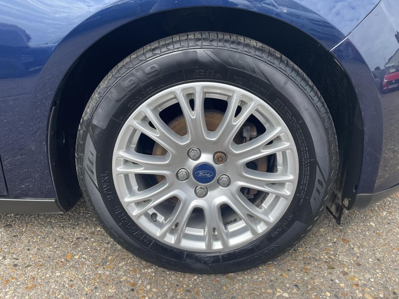 Ford Focus thumbnail 18